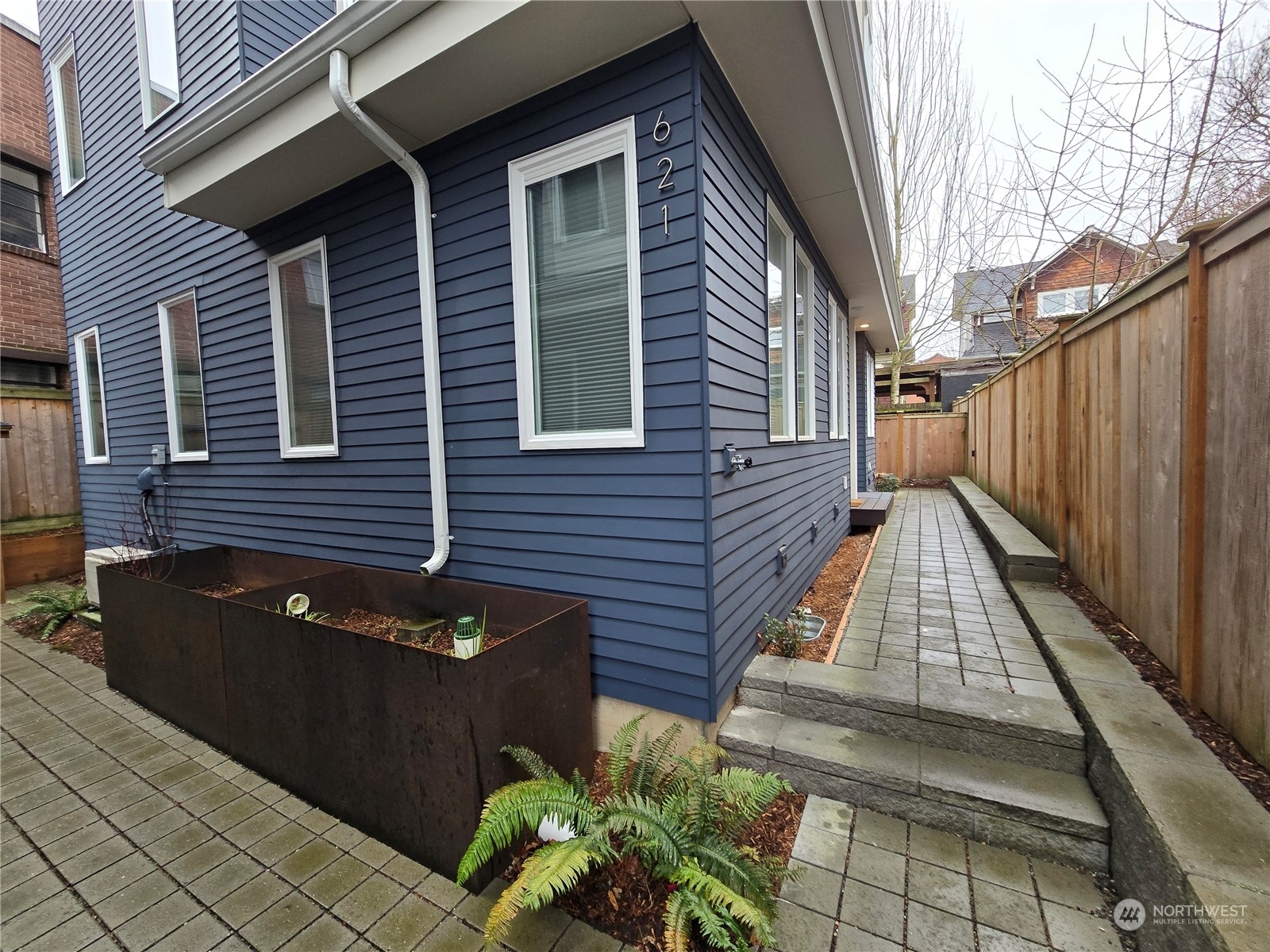 Property Photo:  621  Malden Avenue E  WA 98112 