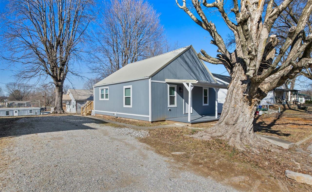 Property Photo: 201 N 10th Street KY 42127