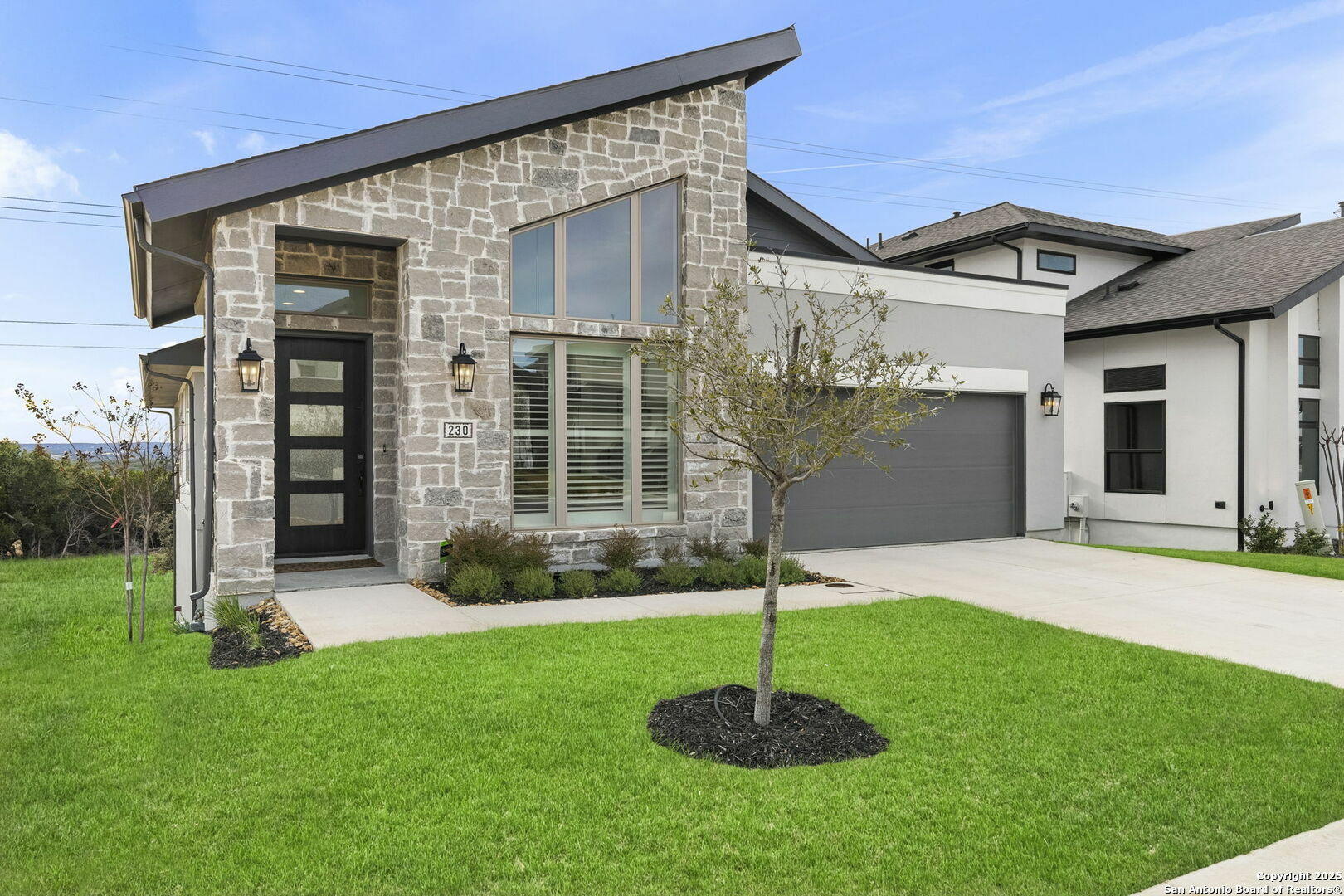 Property Photo: 230 Navarro TX 78006