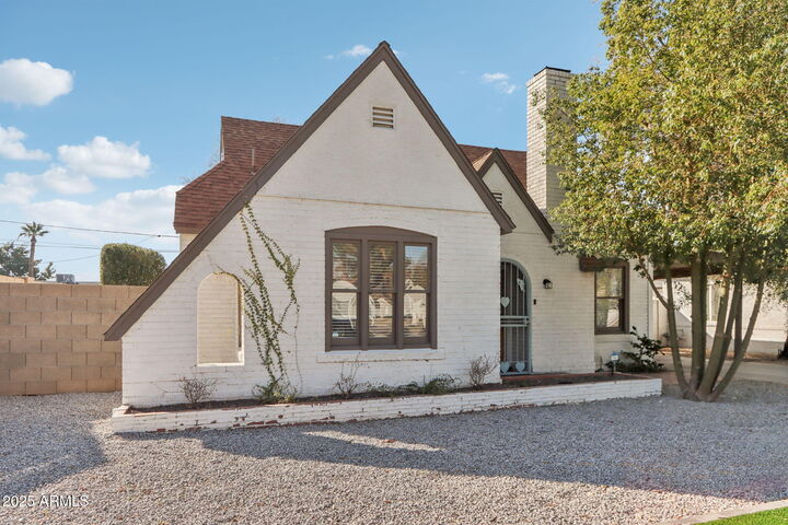 Property Photo:  2209 E Weldon Avenue  AZ 85016 