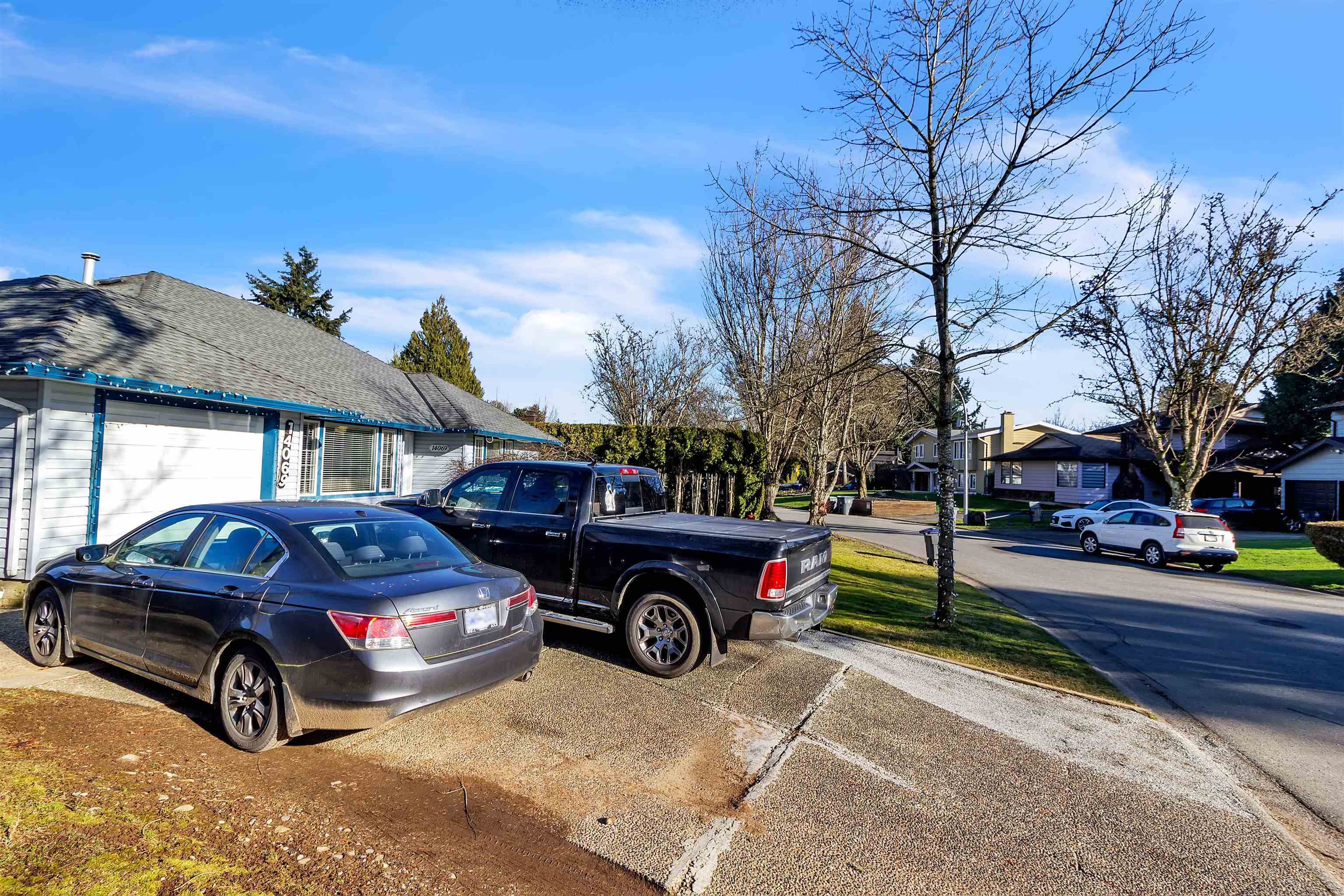 Photo de la propriété: 14069 74 Avenue BC V3W 7N1