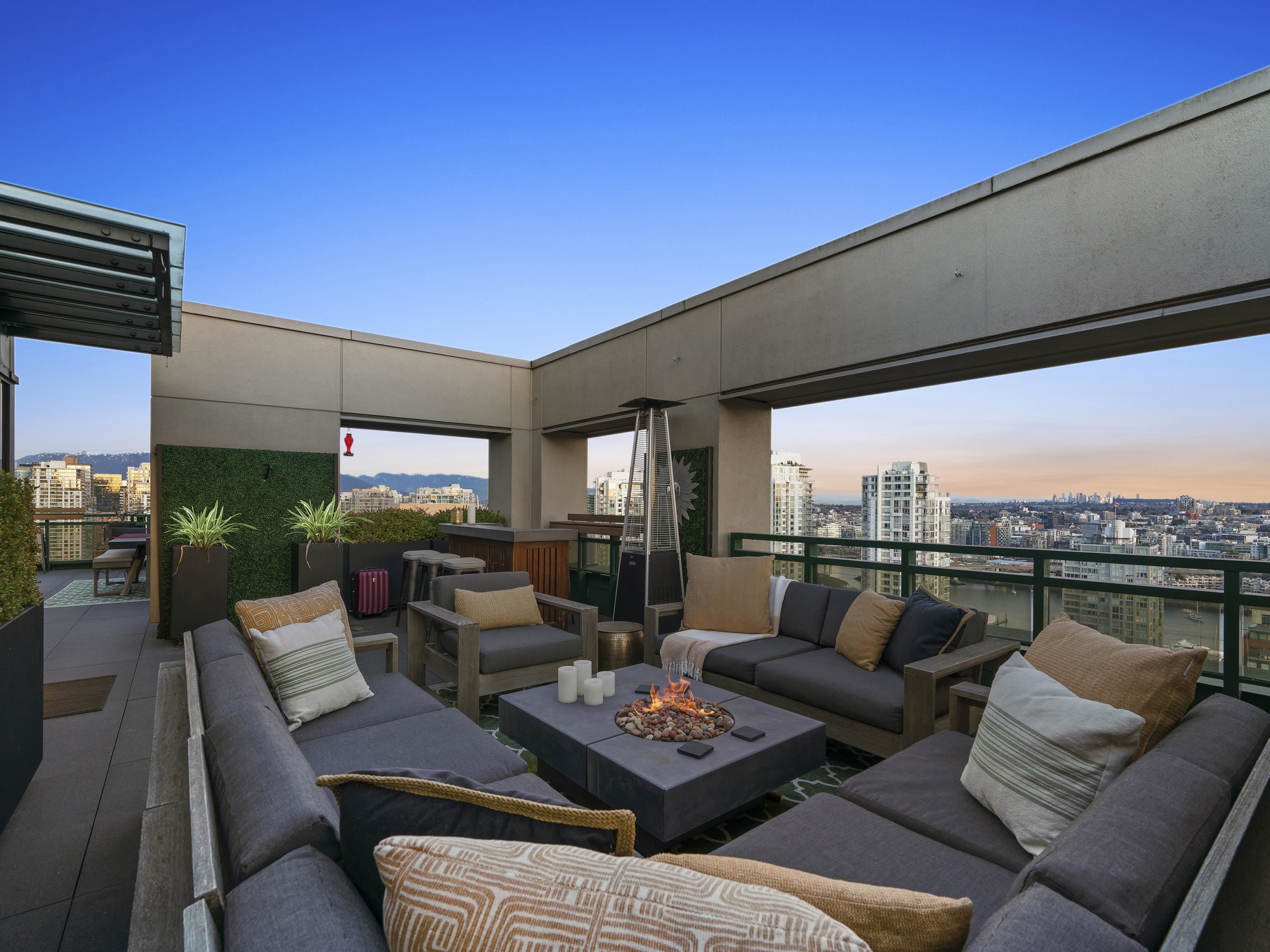 Property Photo: 289 Drake Street Ph2602 BC V6B 5Z5