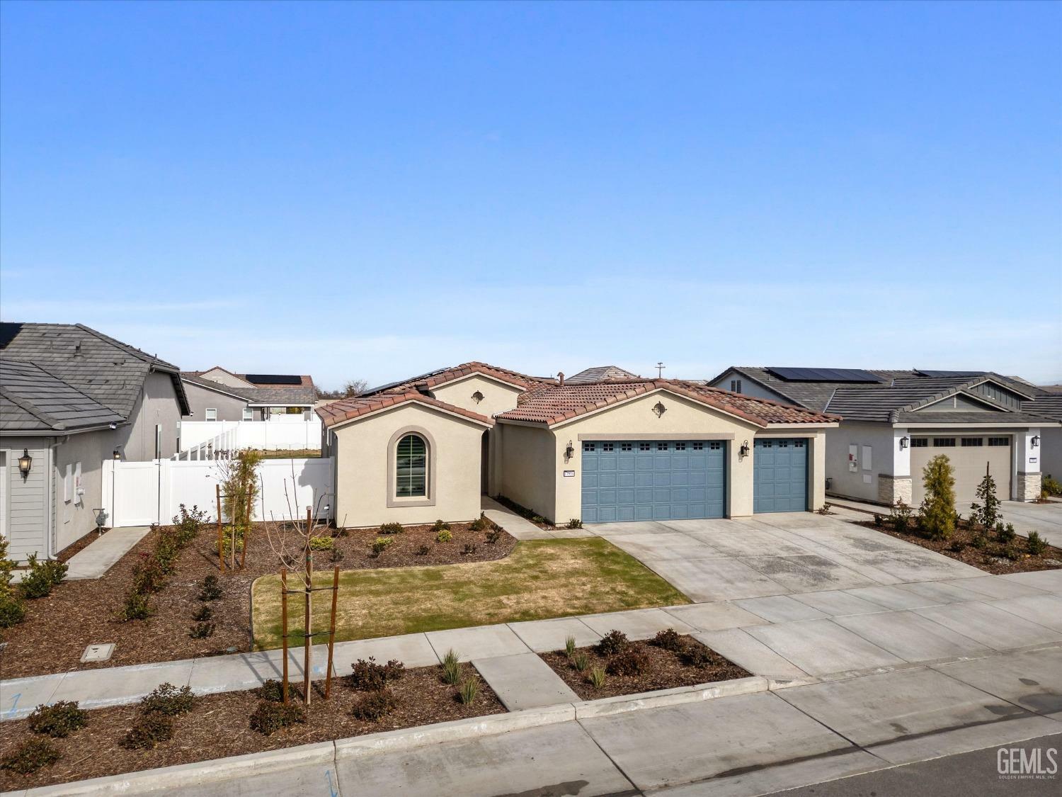 Property Photo:  14806 Coyle Circle  CA 93311 