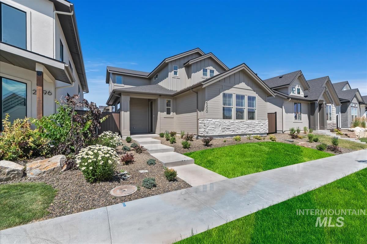 Property Photo: 2300 E Valensole St. ID 83642