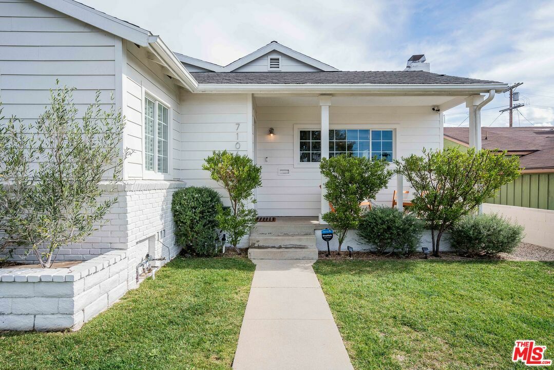 Property Photo:  7106   Knowlton Pl  CA 90045 