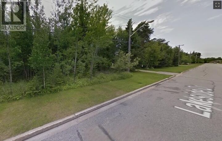 120 Lakeside Dr — photo 1