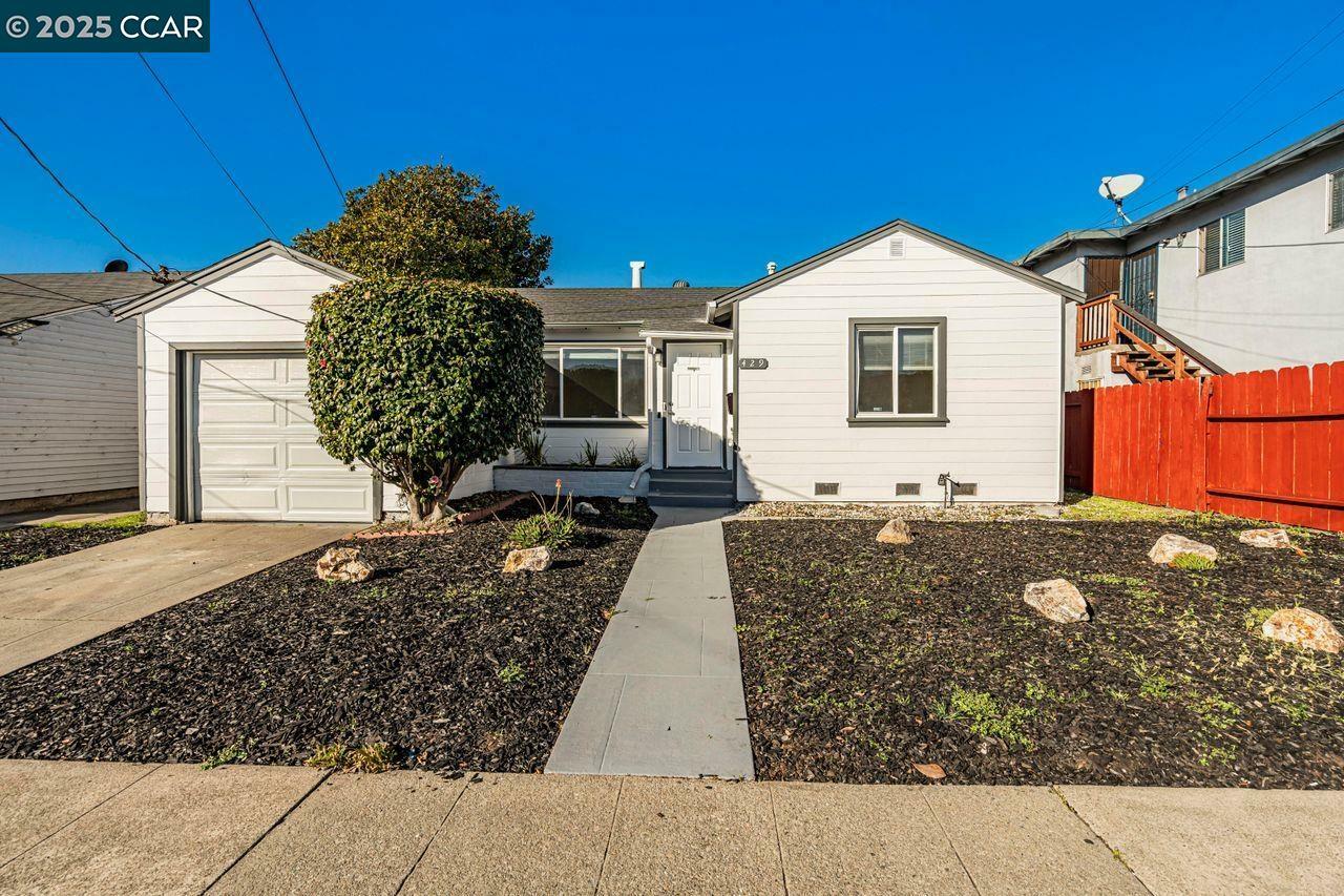 Property Photo:  429 34th Street  CA 94805 