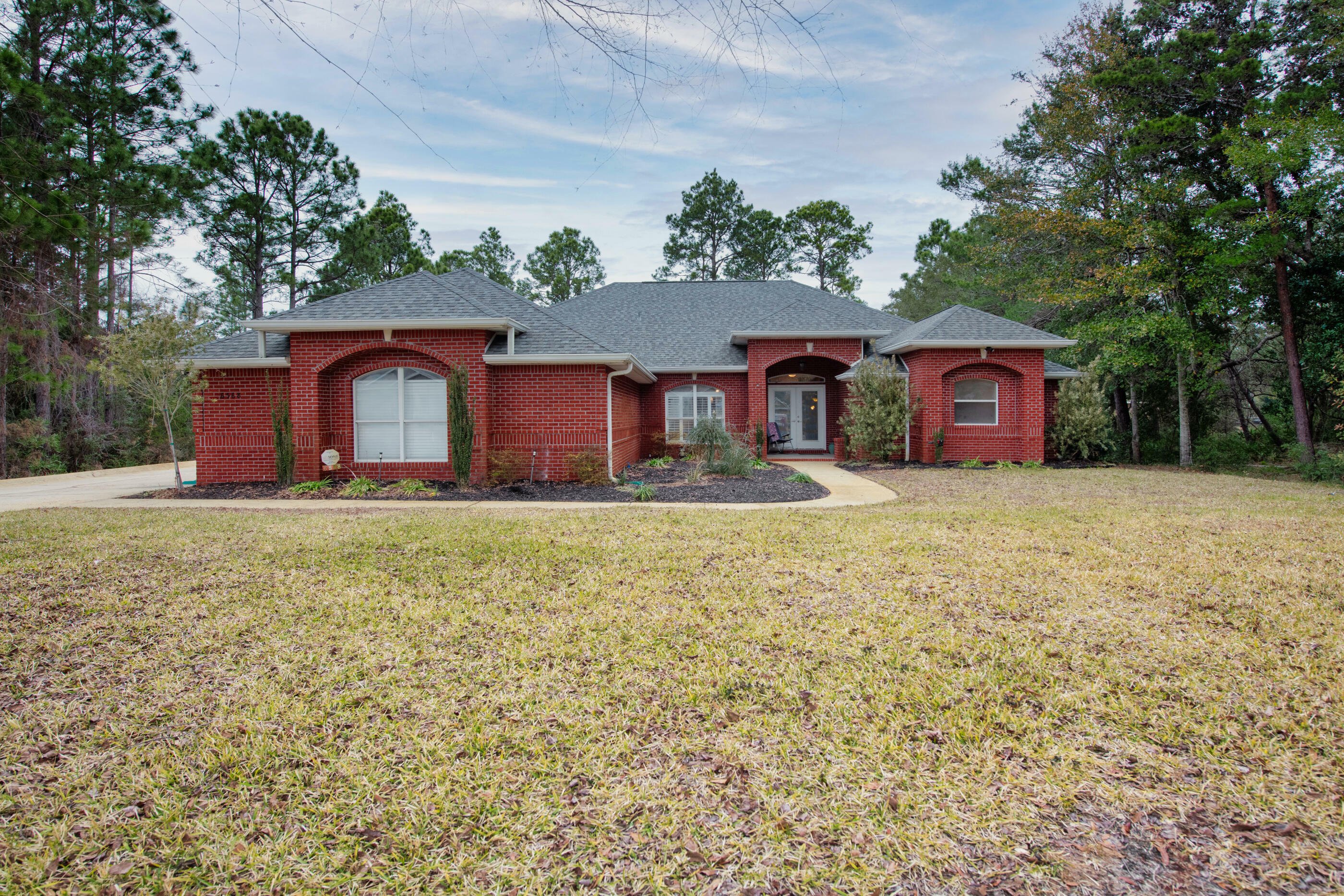 Property Photo: 6568 Castlewood Street FL 32566