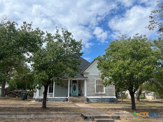 Property Photo:  818 N 1st Street  TX 76501 