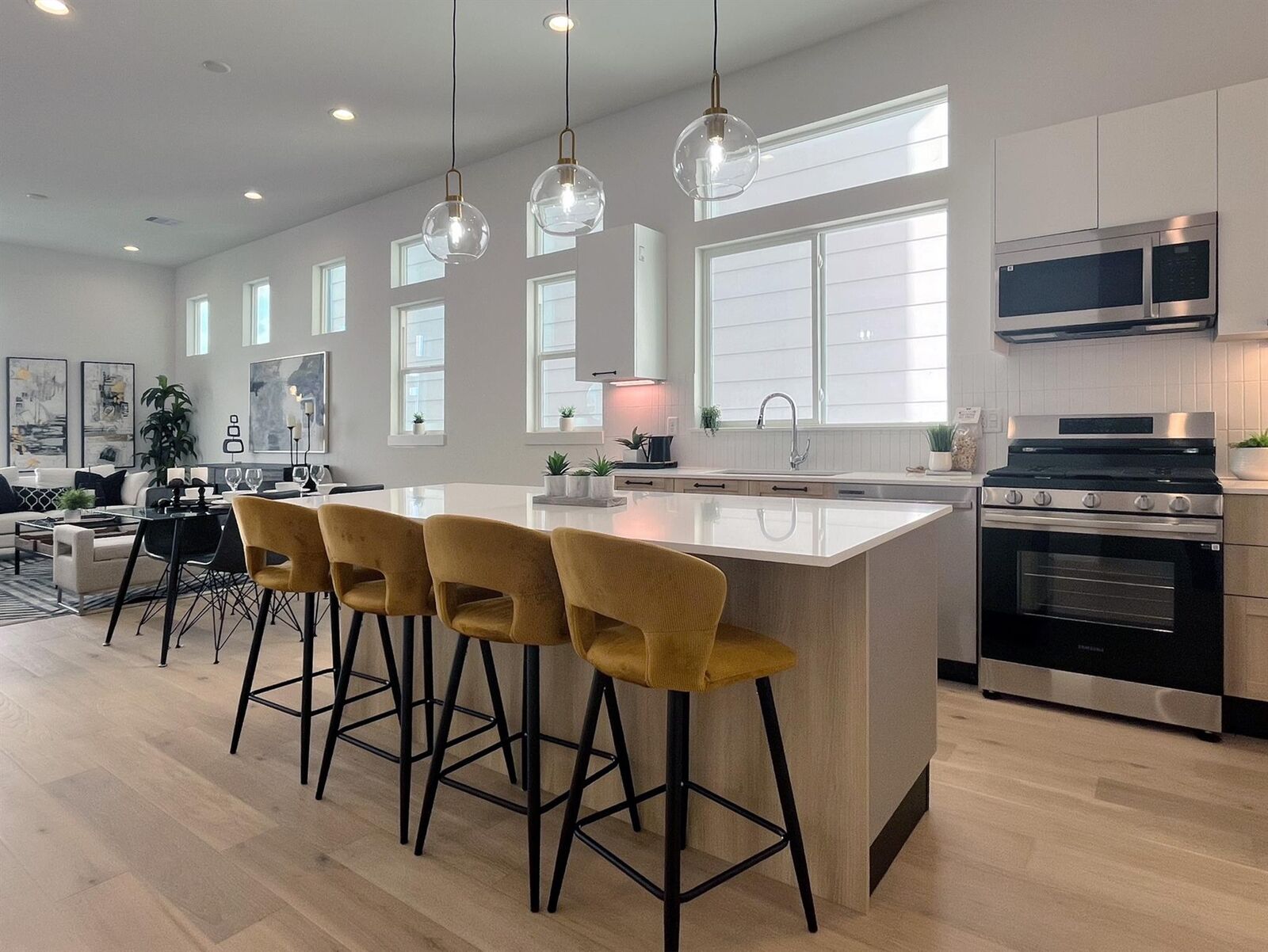 Property Photo:  303 Marcella Street I  TX 77091 