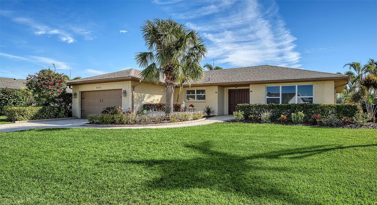 Property Photo:  4503 Coral Lake Drive  FL 34210 