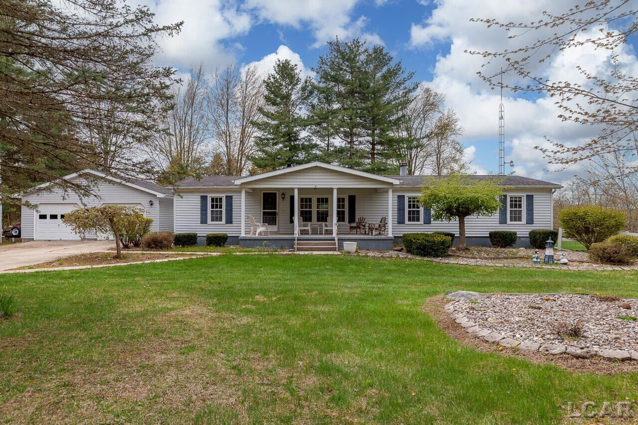 Property Photo:  
