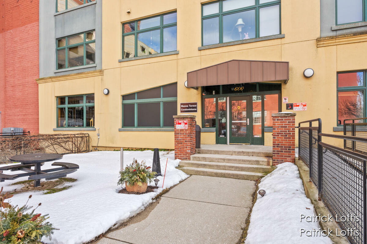 Property Photo:  600 Monroe Avenue NW  MI 49503 