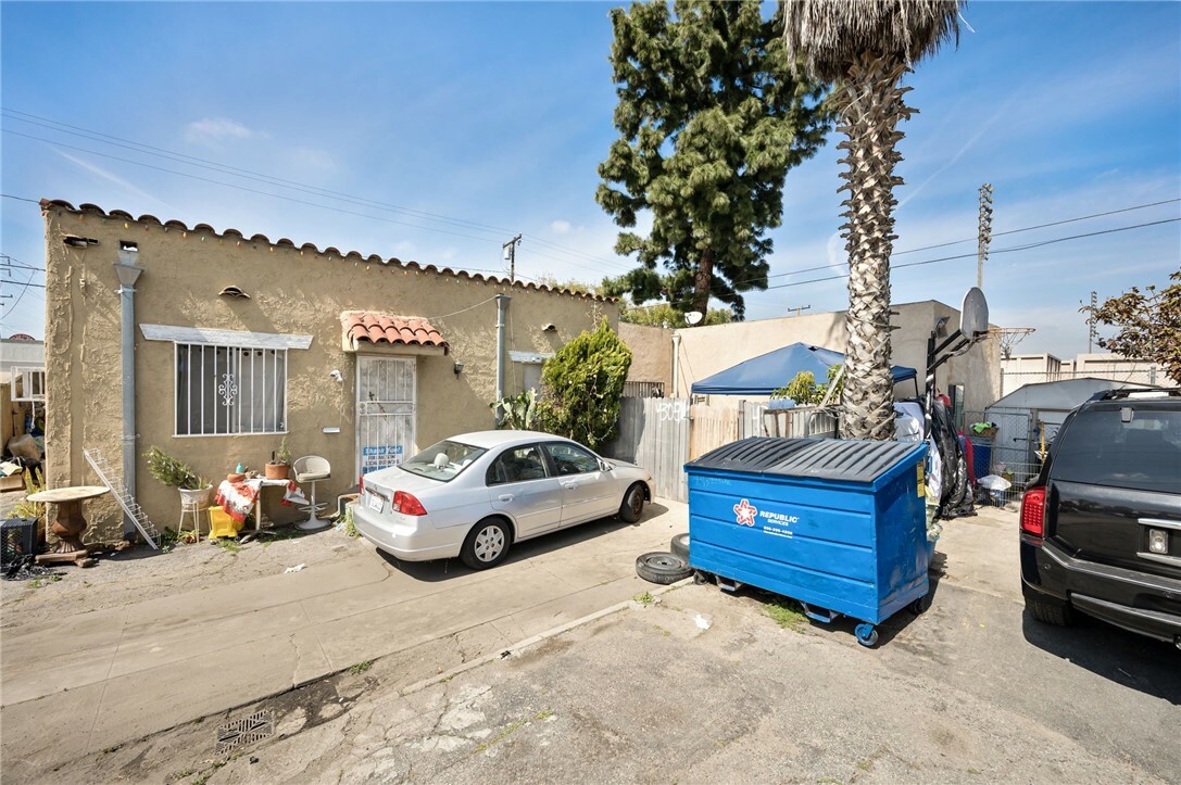 Property Photo:  4305 Florence Avenue  CA 90201 