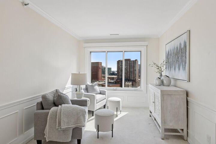 Property Photo:  1201 Yale Place 1608  MN 55403 