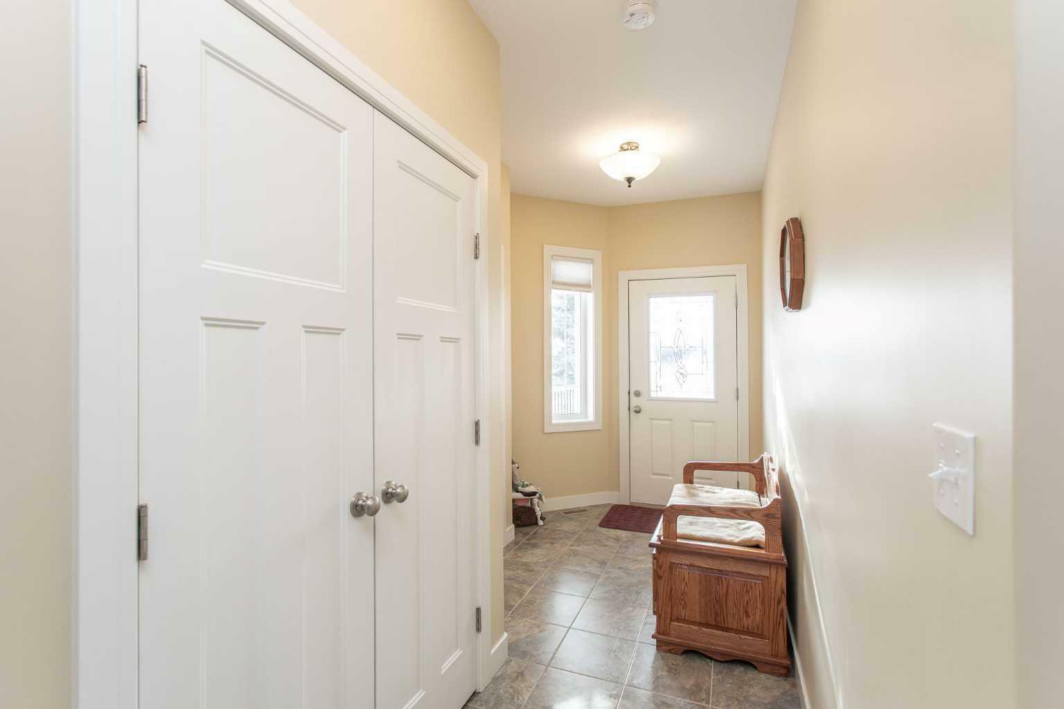 Property Photo:  4926 Beardsley Avenue  AB T4L 0G4 