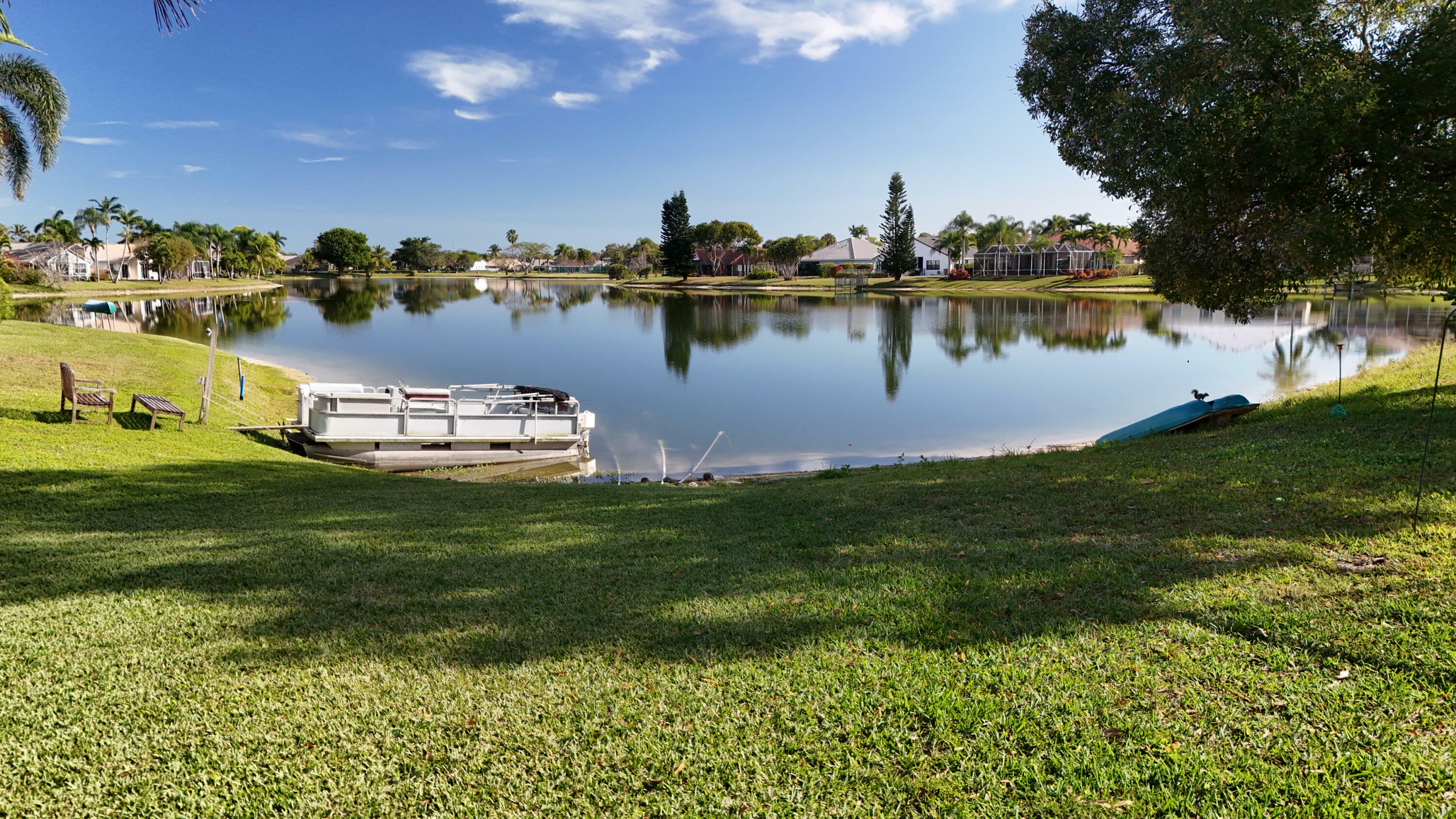 Property Photo: 7040 Peninsula Lake Court FL 33467