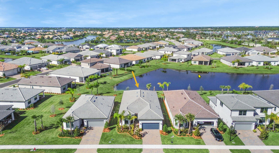 Property Photo: 420 SE Donnell Street FL 34984