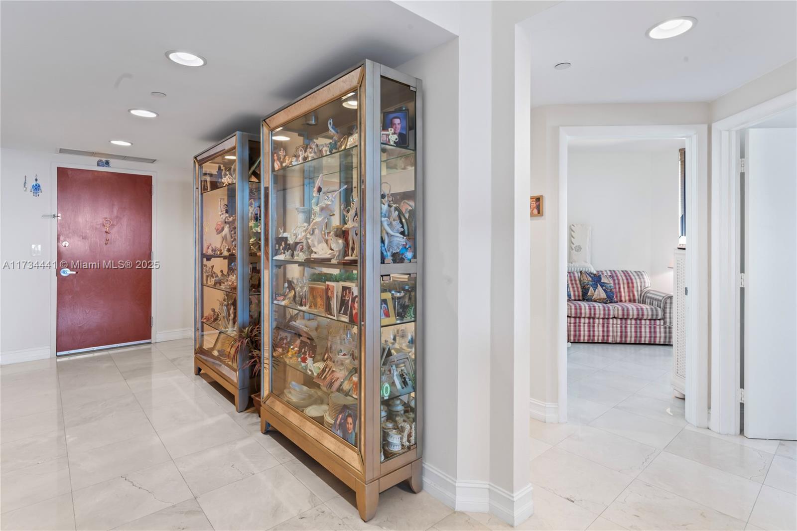 Property Photo: 6365 Collins Ave 1901 FL 33141