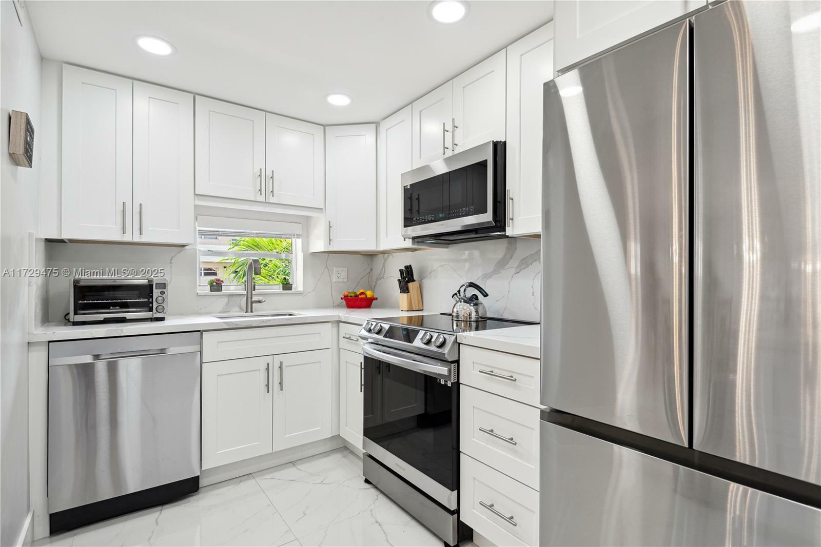 Property Photo: 8971 S Hollybrook Blvd 206 FL 33025