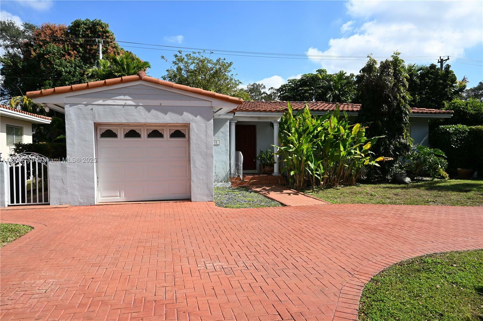 Property Photo:  1401 SW 57th Ave  FL 33144 