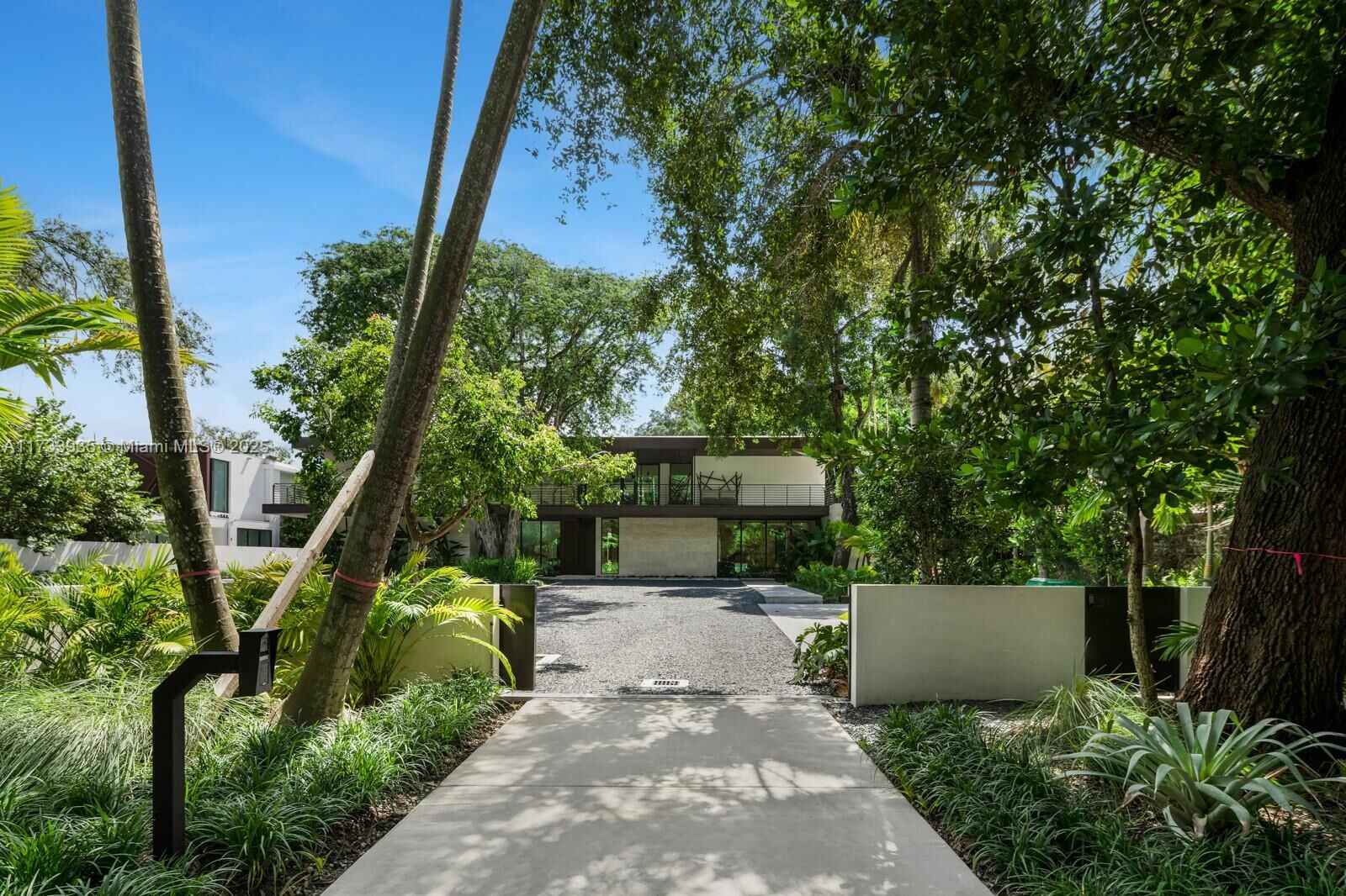 Property Photo: 4040 Kiaora St FL 33133