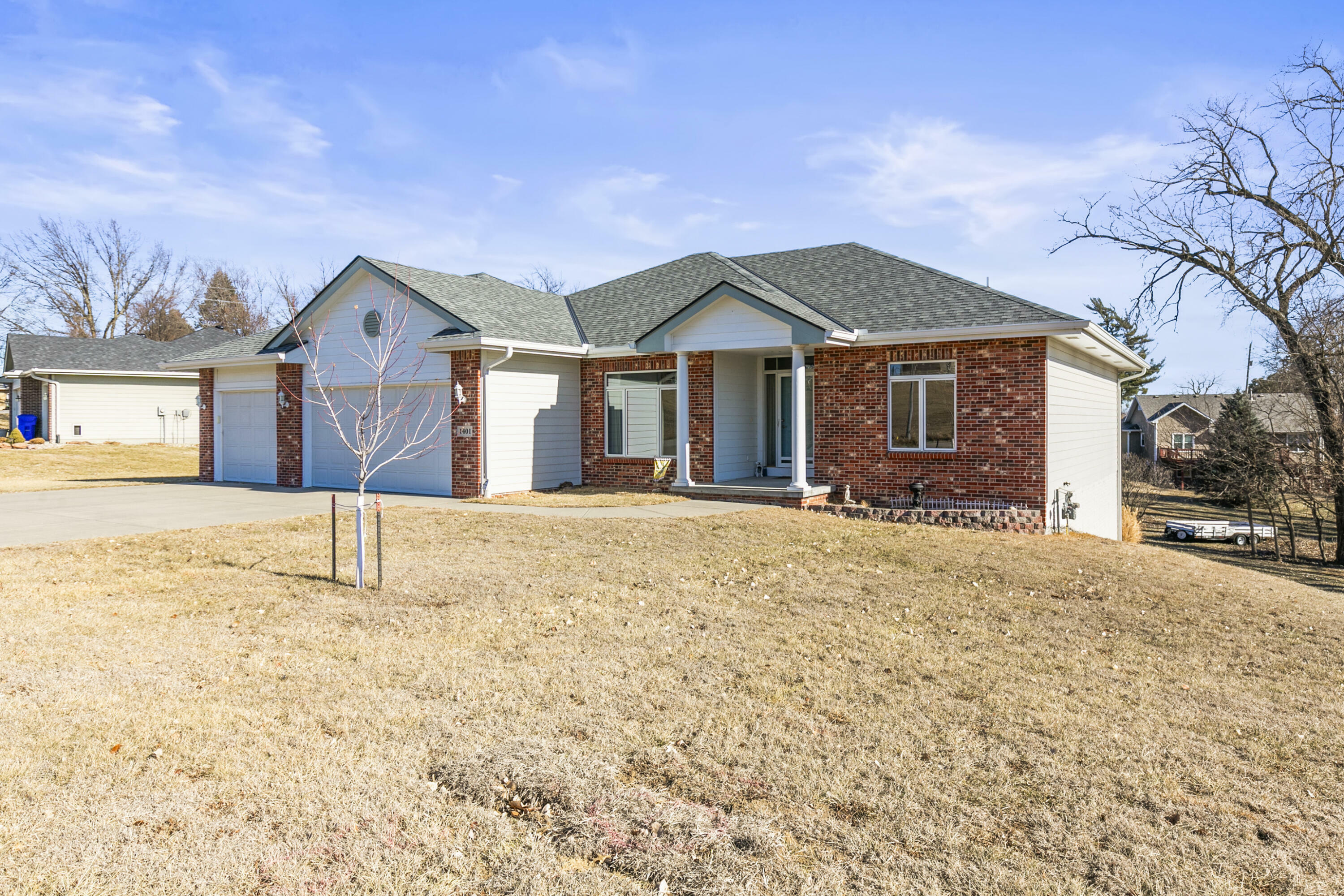 Property Photo:  1401 Gateway Drive  IA 51534-6356 