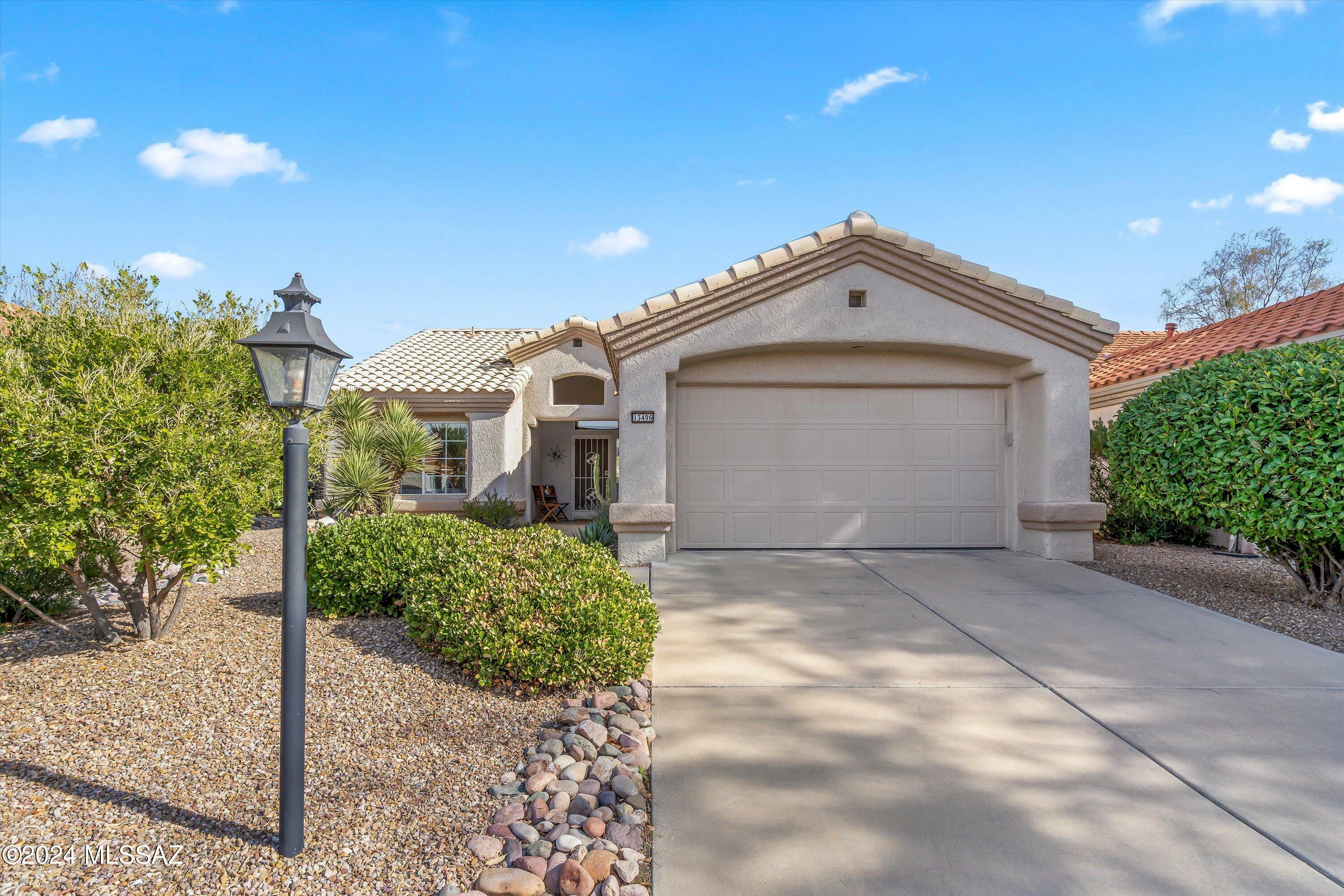 Property Photo: 13496 N Tom Ryans Way AZ 85755