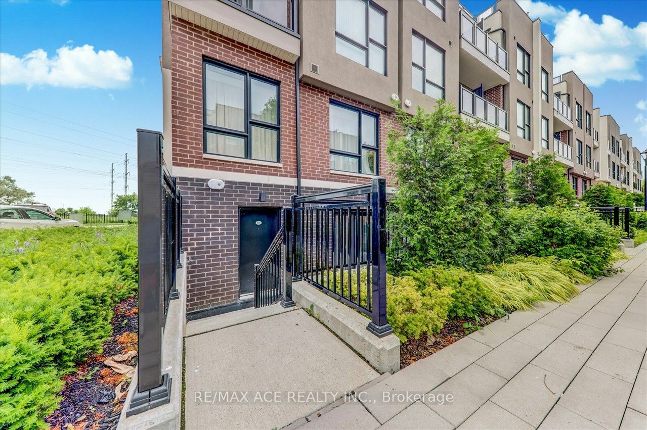 Property Photo:  510 Kingbird Grve 114  ON M1B 0E4 