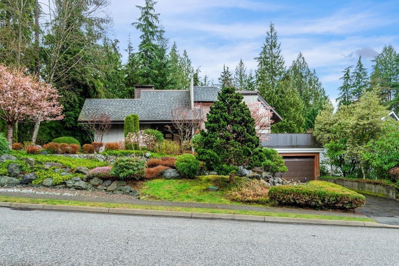 Property Photo:  5344 Cliffridge Avenue  BC V7R 3V4 