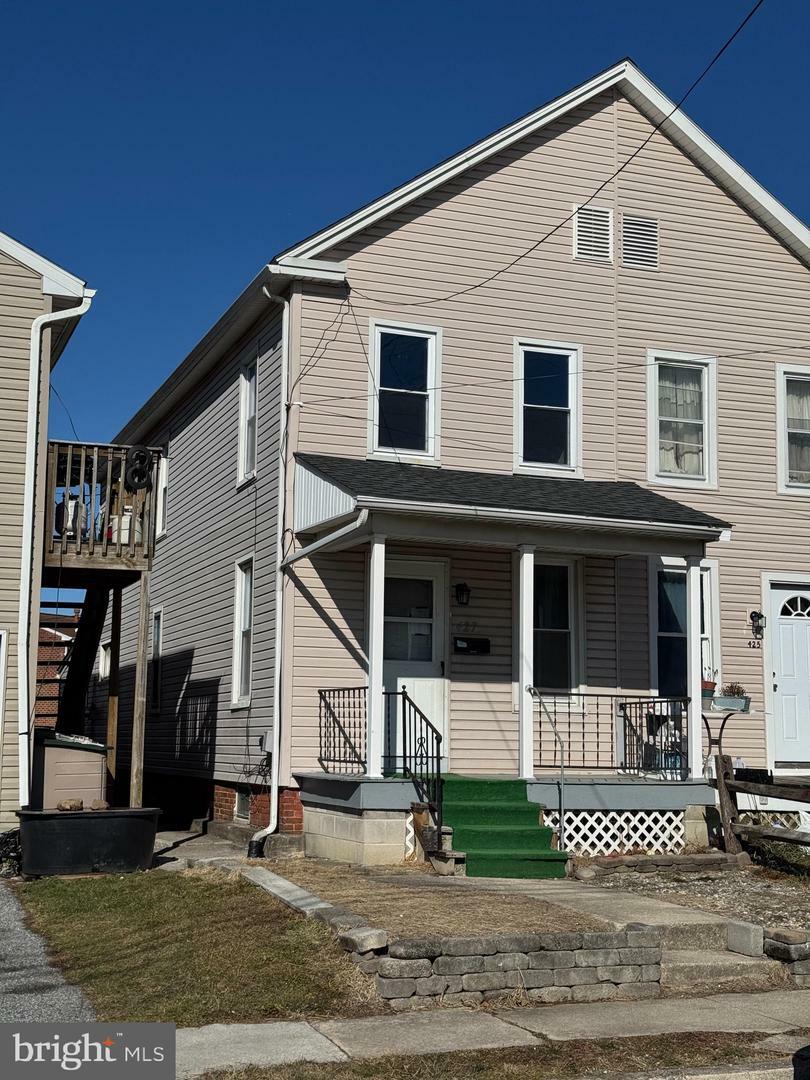 Property Photo:  427 Pine Street  PA 17331 