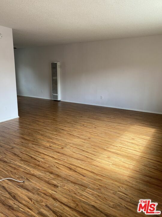 Property Photo:  4252 Woodlawn Ave 9  CA 90011 