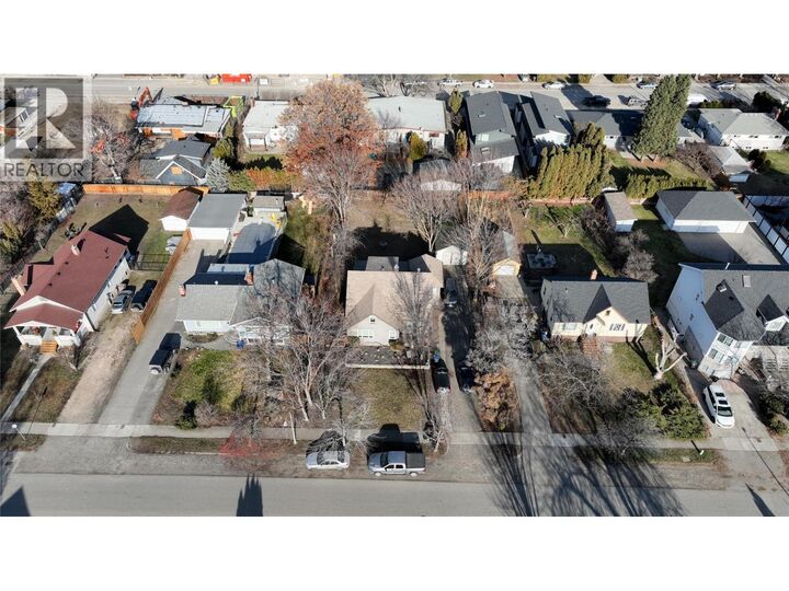 Property Photo: 818 Dehart Avenue BC V1Y 6A1