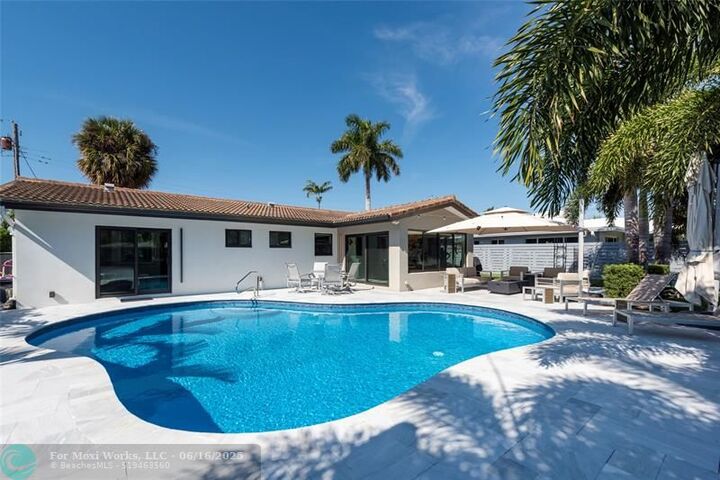 Property Photo: 2200 NE 15th Ter FL 33305