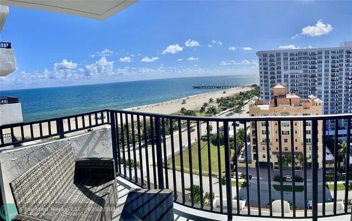 Property Photo: 525 N Ocean Blvd 1619 FL 33062