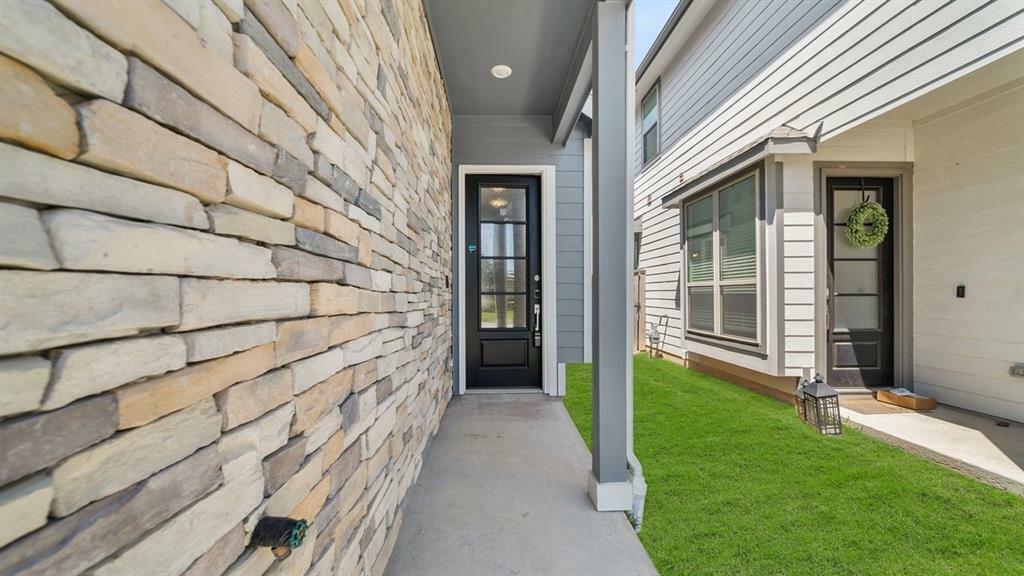 Property Photo: 4727 Glen Isle Drive TX 77009