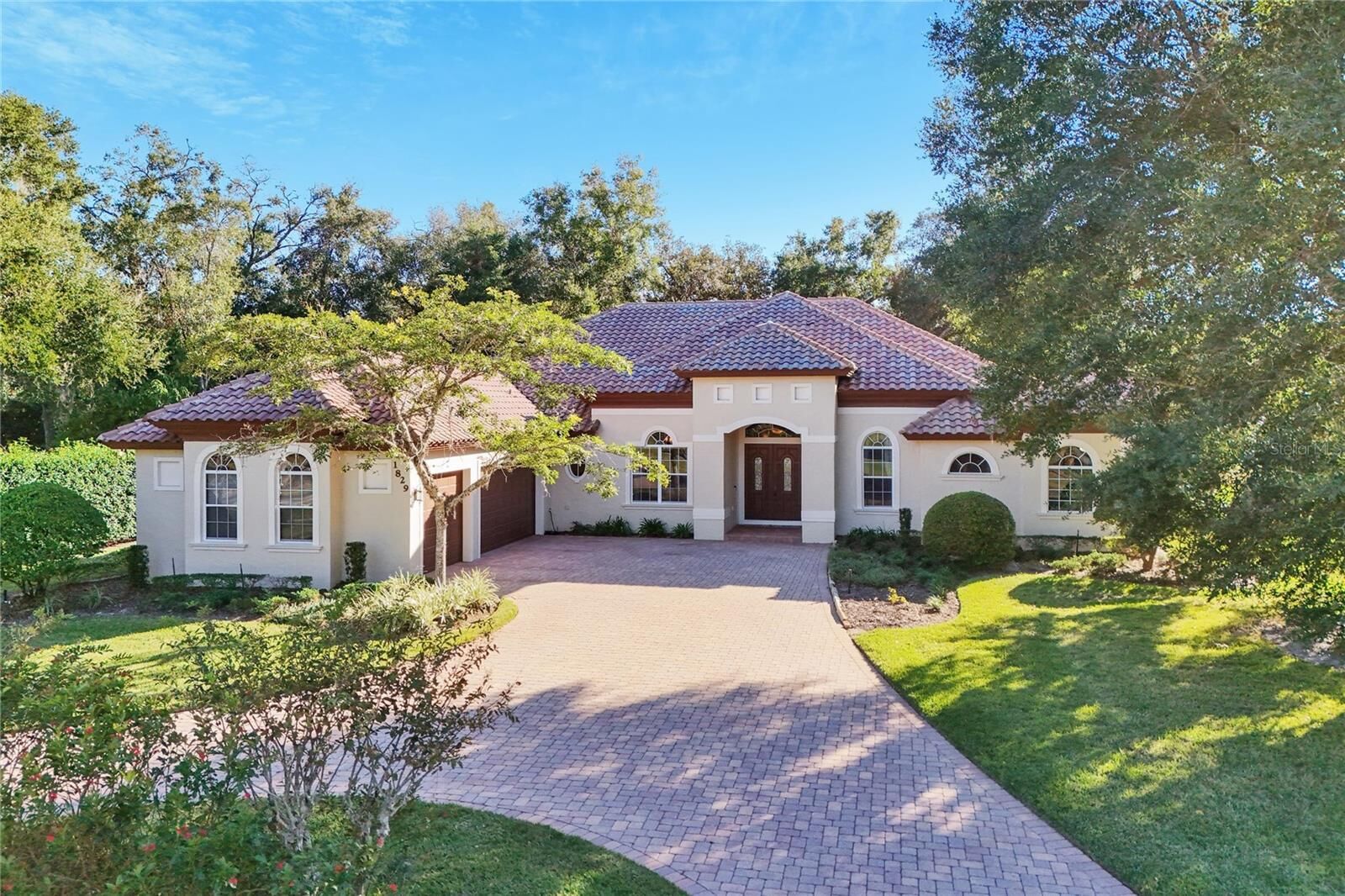 Property Photo: 1829 Brackenhurst Place FL 32746