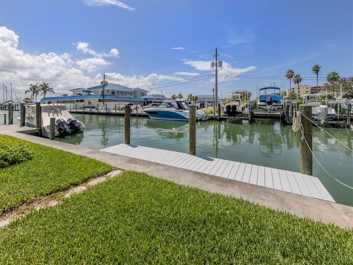 Property Photo:  833 White Cap Circle 8  FL 34285 