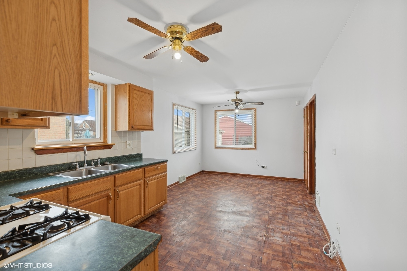 Property Photo: 8033 S Kirkland Avenue IL 60652