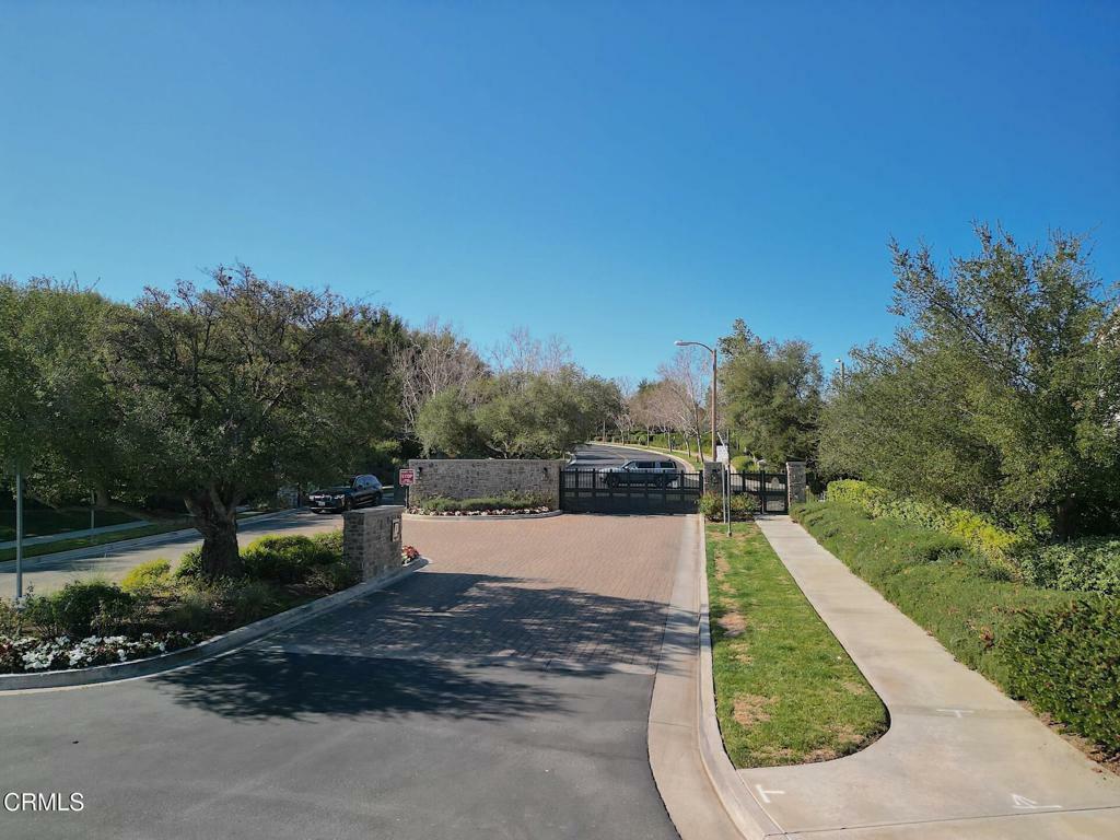 Property Photo: 25625 Birchleaf Court CA 91381