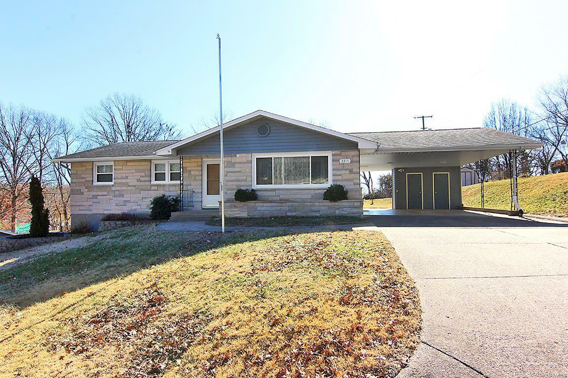 Property Photo:  2217 Brookwood Drive  MO 63701 