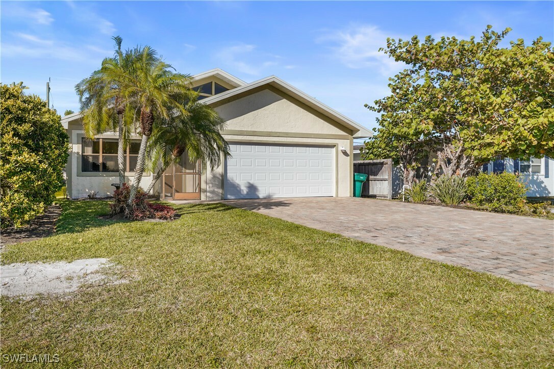 Property Photo:  683 96th Avenue N  FL 34108 