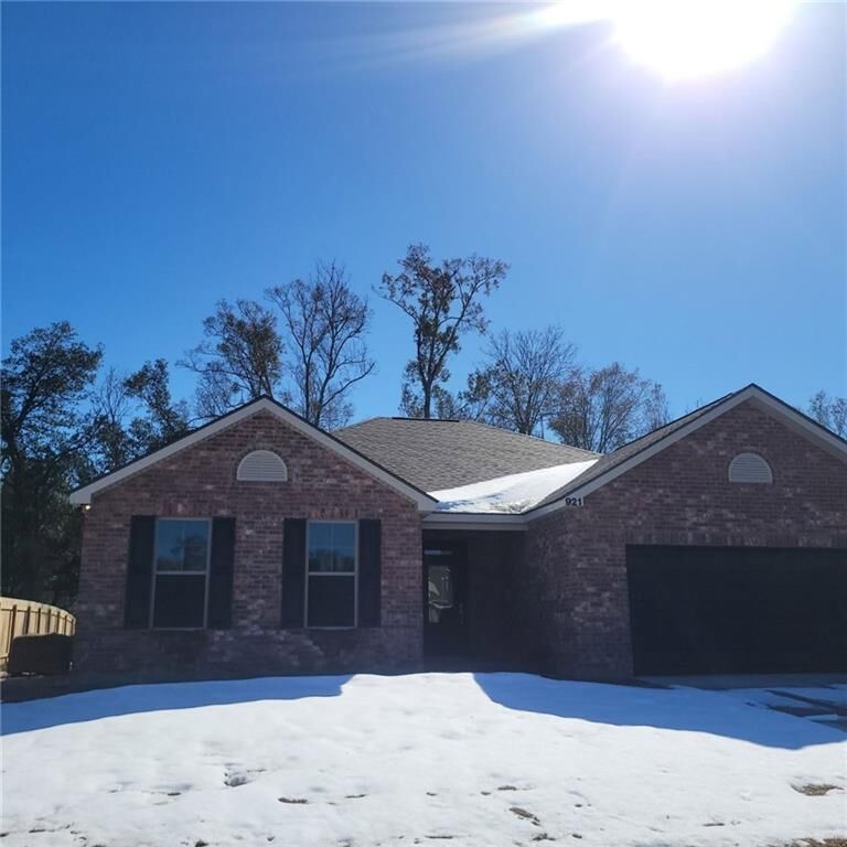Property Photo:  921 Dandelion Drive  LA 70094 