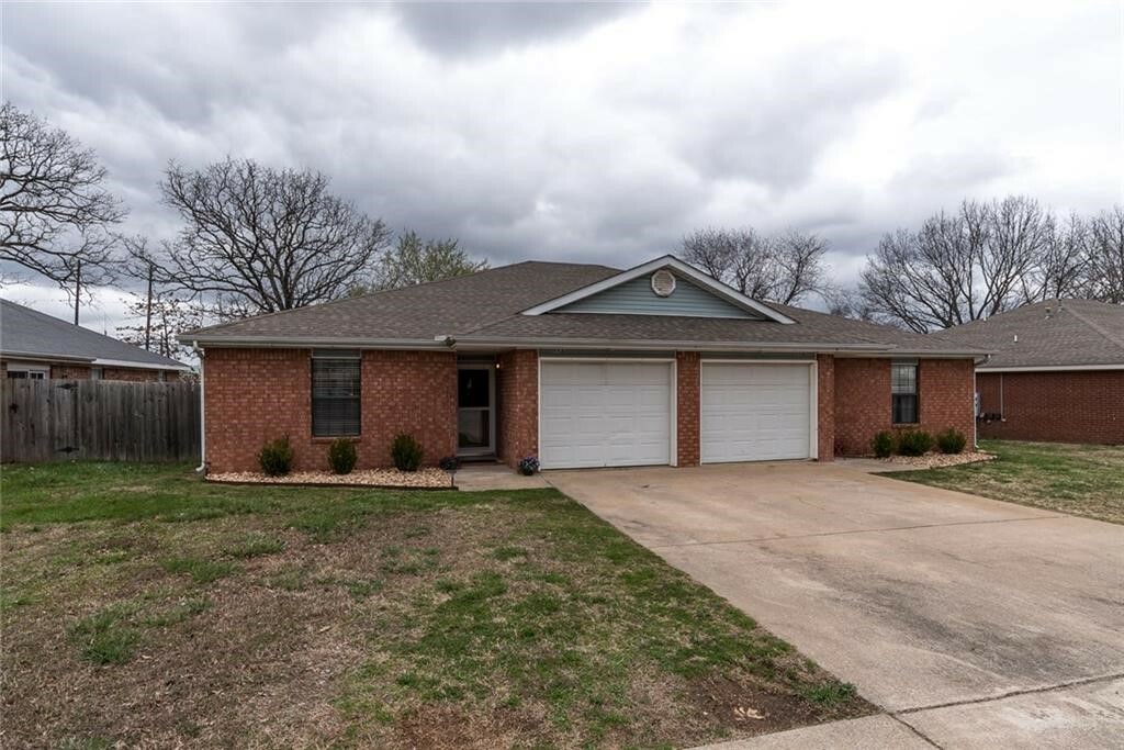 Property Photo: 49 Holly Drive A &Amp B AR 72712