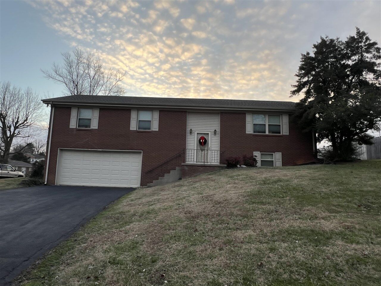 Property Photo:  122 Cranbrook Drive  KY 42141 