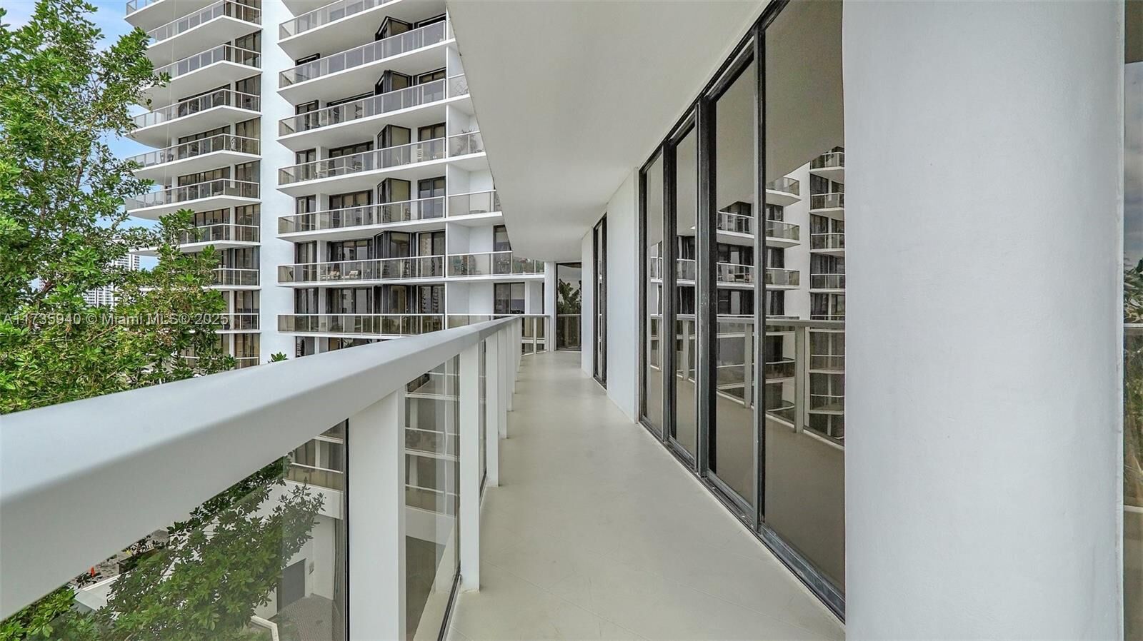 Property Photo:  20281 E Country Club Dr 407  FL 33180 