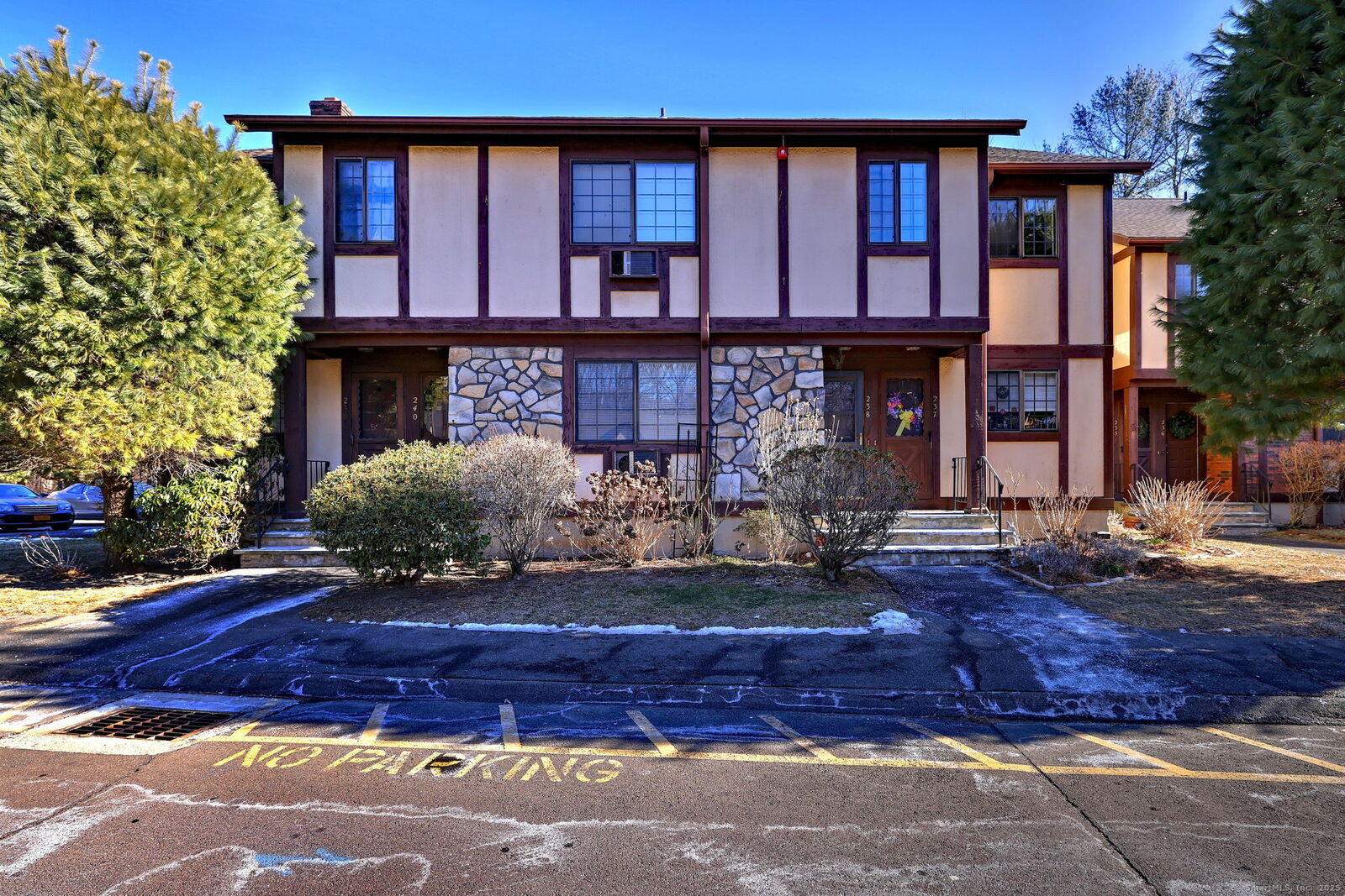 Property Photo:  238 Foxwood Lane 238  CT 06461 