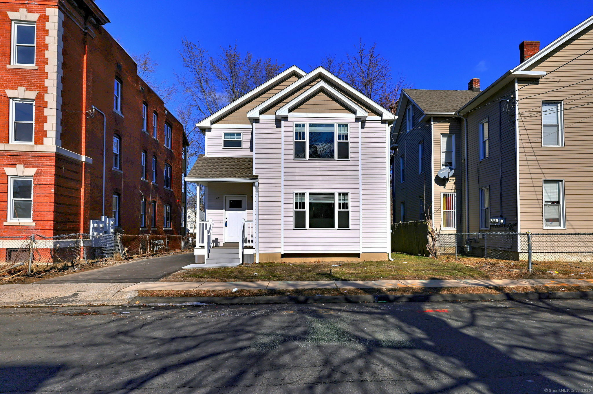 Property Photo:  90-92 Mather Street  CT 06120 