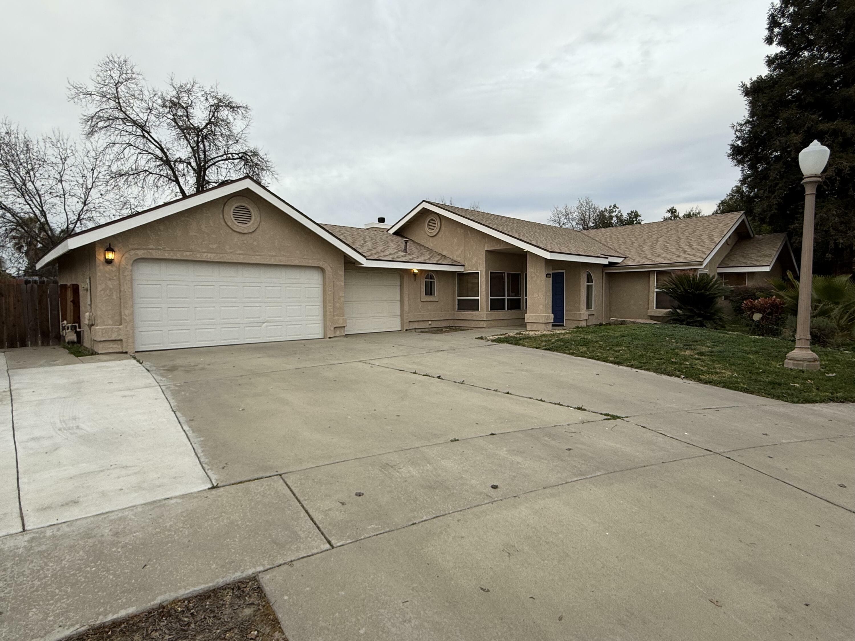 Property Photo:  2130 N Clark Court  CA 93292 