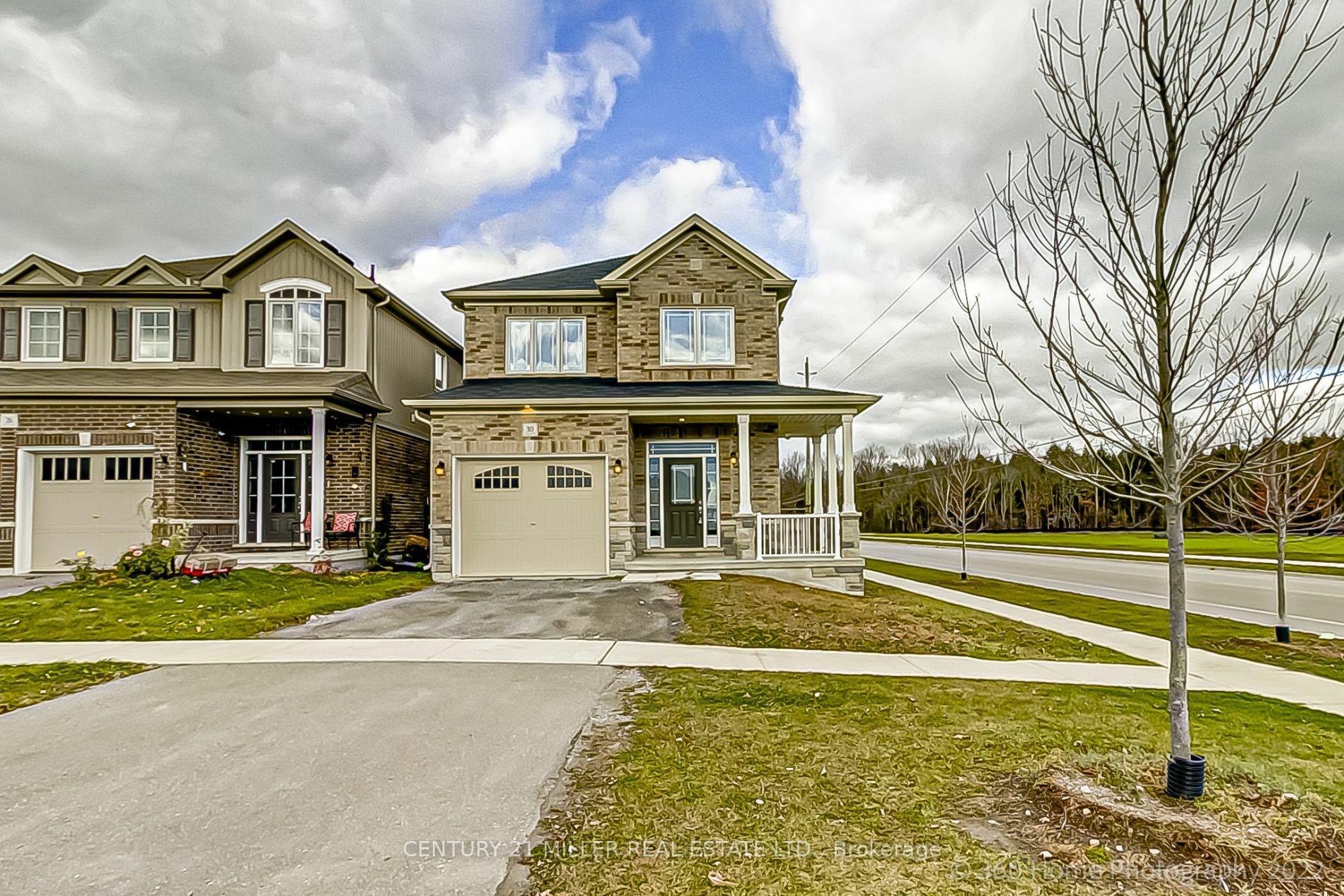 30 Moses Cres  Clarington ON L1C 0T7 photo